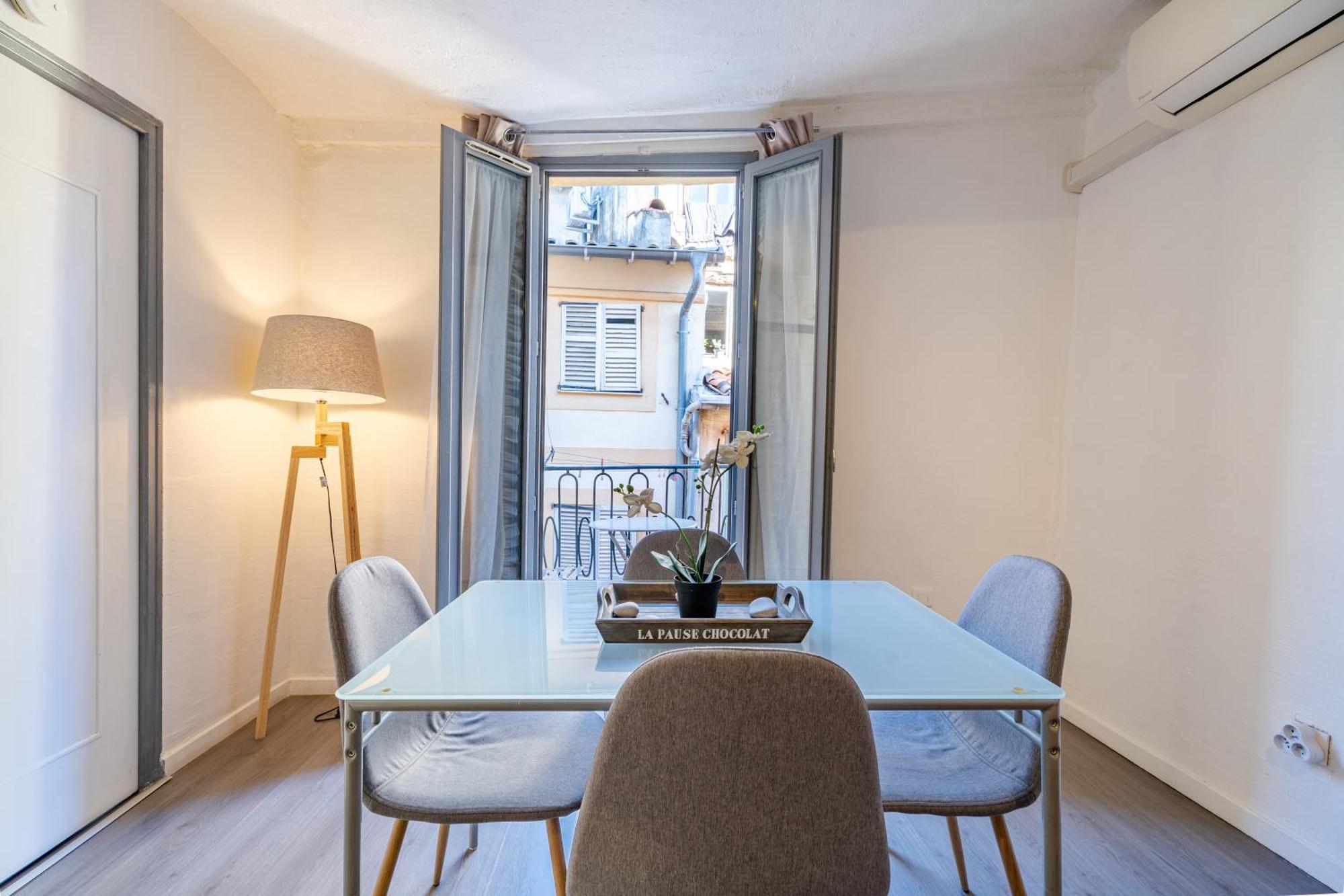 Appartement Vieux-nice 2p Climatise Balcon Nice